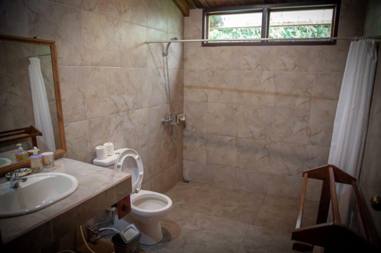 Gardenia Country Inn Tomohon Екстер'єр фото