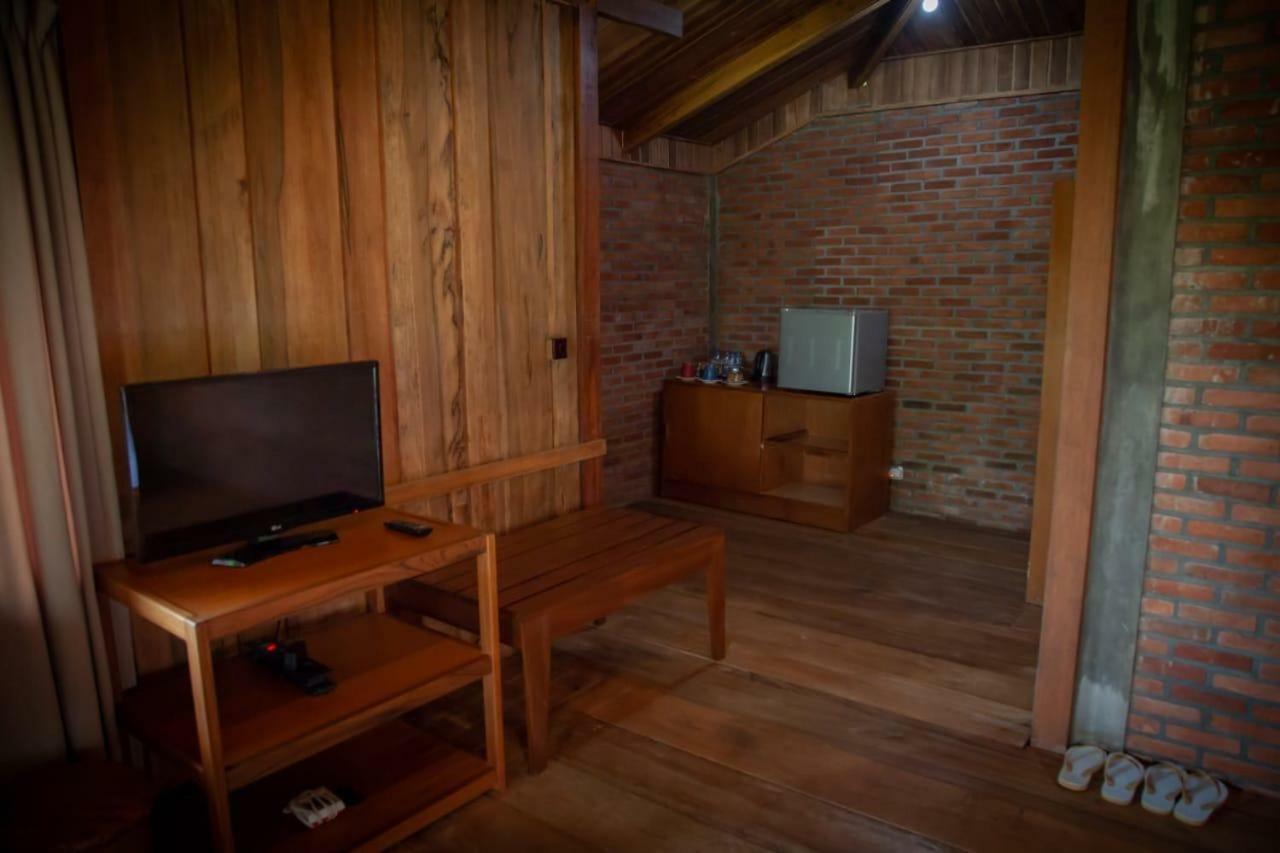 Gardenia Country Inn Tomohon Екстер'єр фото