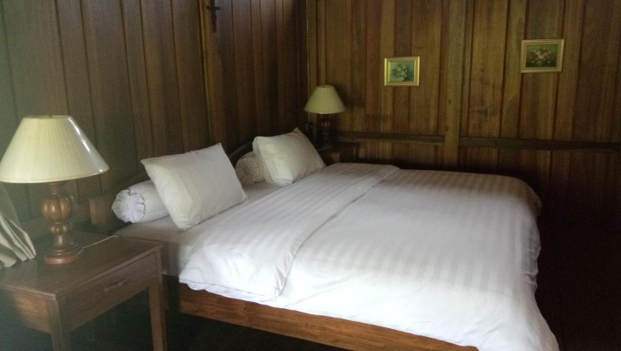 Gardenia Country Inn Tomohon Екстер'єр фото