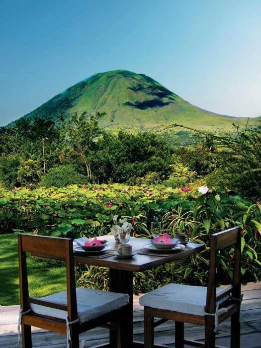 Gardenia Country Inn Tomohon Екстер'єр фото