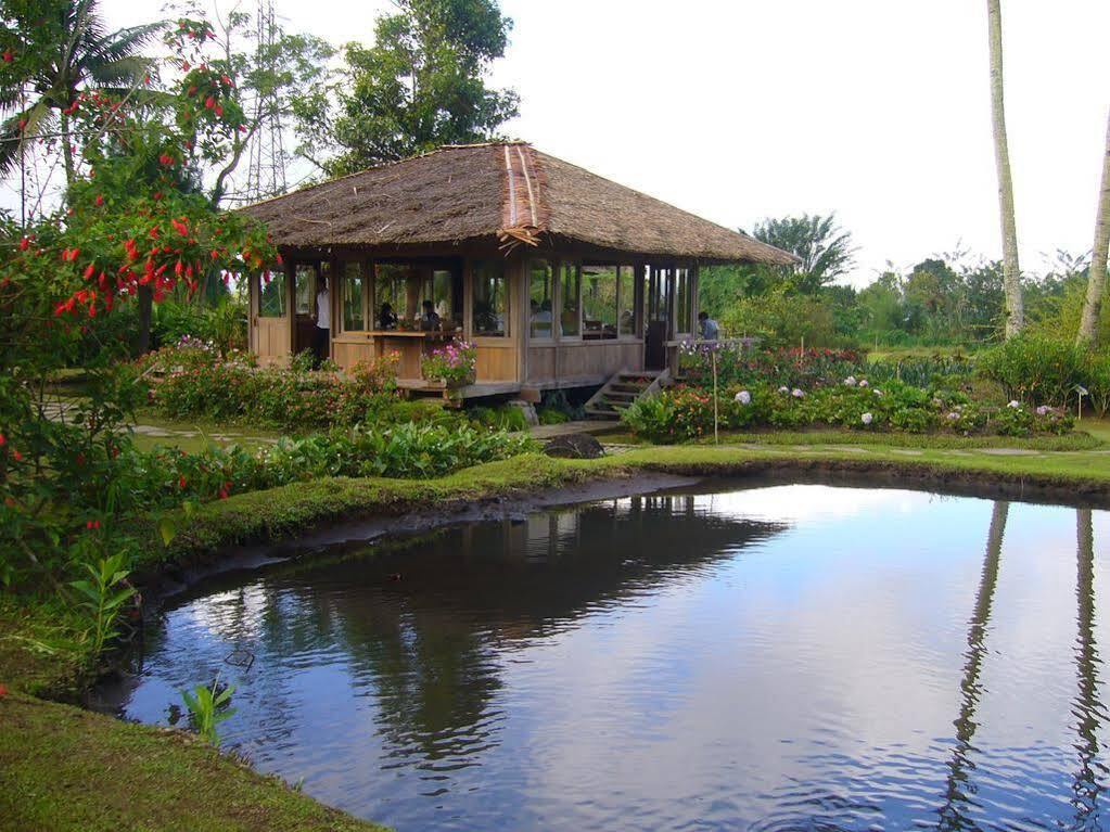 Gardenia Country Inn Tomohon Екстер'єр фото